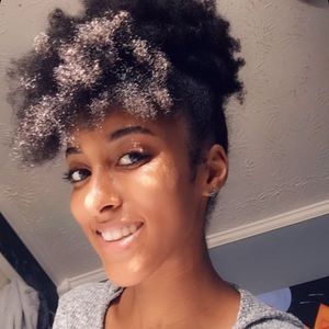 Meet your Posher, Destinee